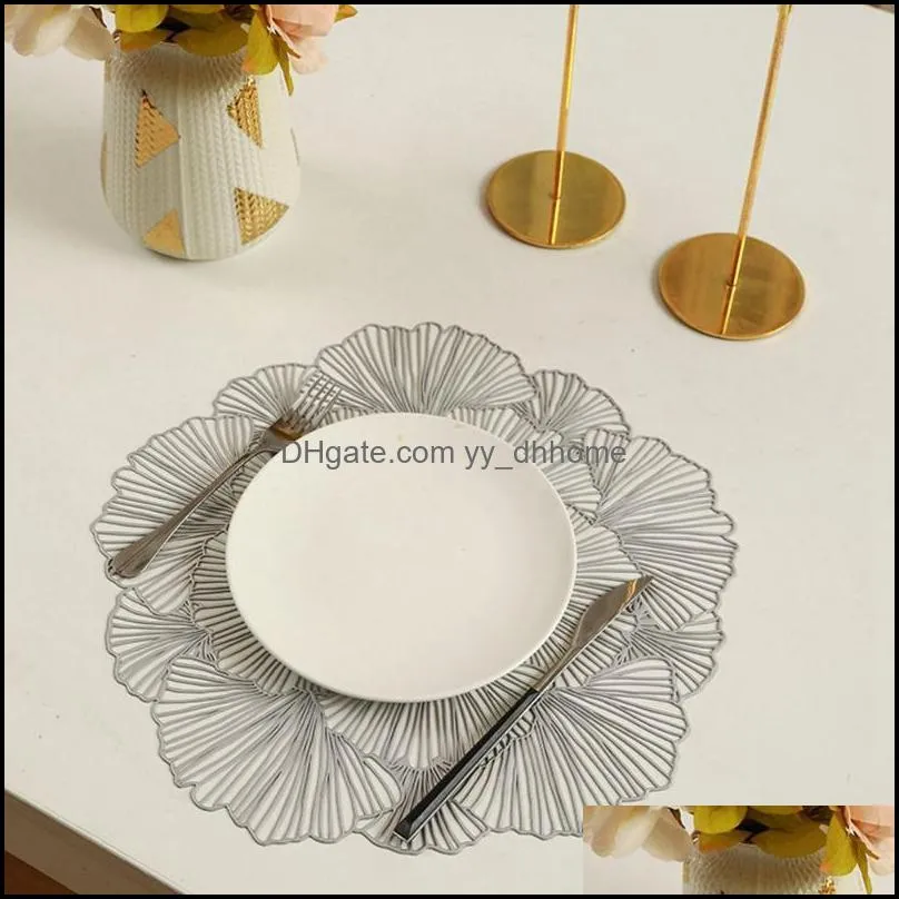 Mats & Pads Hollowed Out Flower Placemat PVC Thickened Table Mat Gold Round Stamping Heat Insulation Placemats Mug