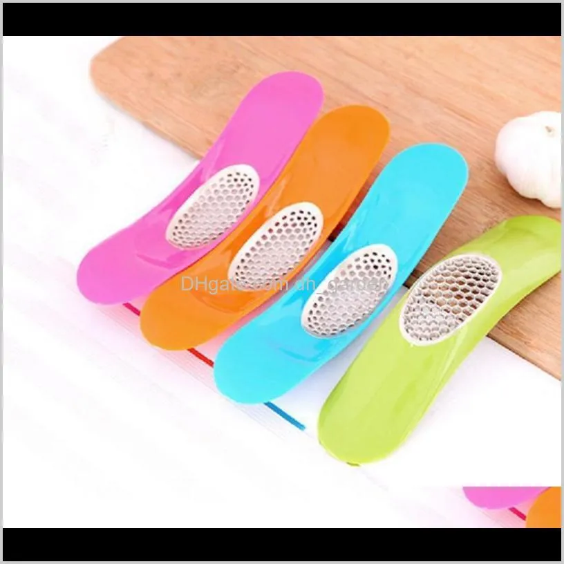 multifunctional stainless steel curved garlic press household manual garlic simple and practical kitchen tools sn2136