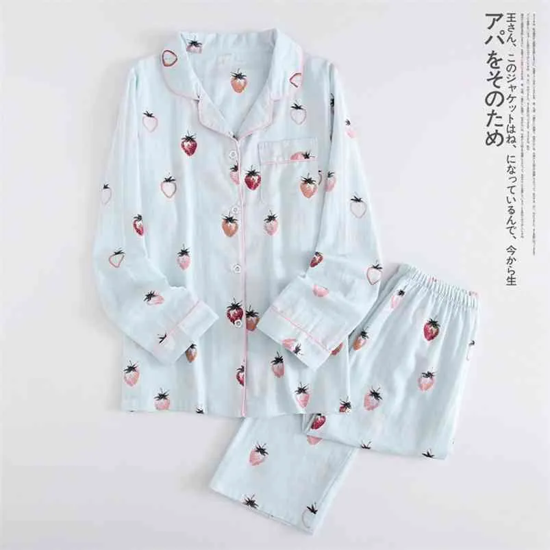 Färsk 100% Gaze Bomull Pyjamas Set Kvinnor Vår Sommar Japanska Kawaii Jordgubbar Homewear Casual Långärmad Kvinnor Sleepwear 210831