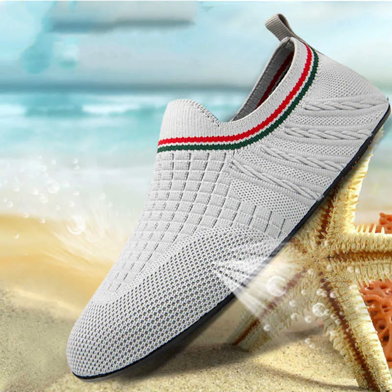 Vandringsskor Aqua Socks Skor Män Kvinnor Lätt Andas Simning Vattenskor Unisex Utomhus Strandsandaler Halkfria River Sea Diving Sneakers HKD230706