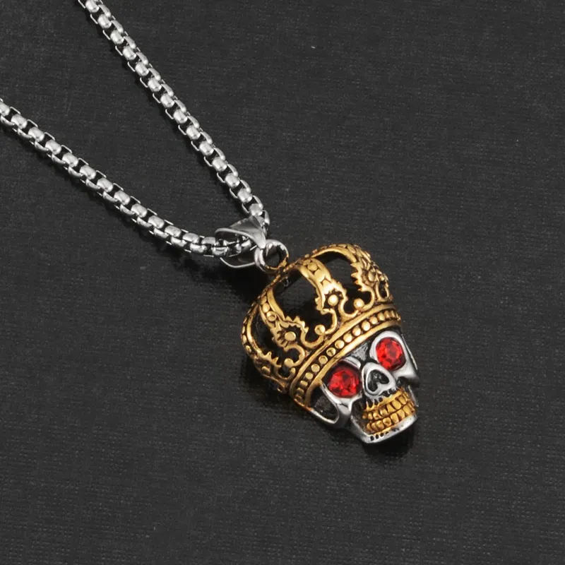 Högkvalitativ Punk Crown Diamond Skull Pendants Hip Hop Röda Ögon Rostfritt Stål Halsband Hängsmycke Mäns Smycken Med Ruby CZ Stone