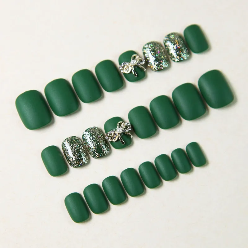 Lick Nails 30 Pcs Emerald Green With 3 Glitters and 3 Geometric Print