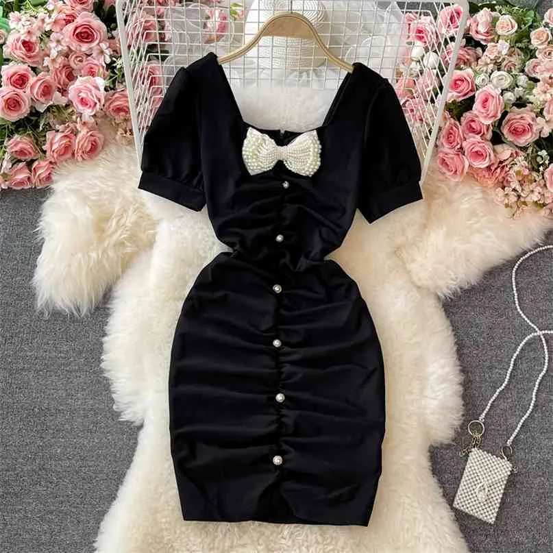 Zomer vrouwen zwarte mini bodycon jurk koreaanse mode vierkante kraag korte mouw parels boog decoratie ruches sexy party 210603