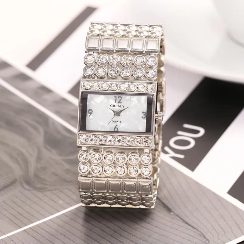 Wristwatches Temperament Panie Watch w Europie i Ameryce Plated Diamond Shell Stop Broadband Moda Dekoracyjna bransoletka