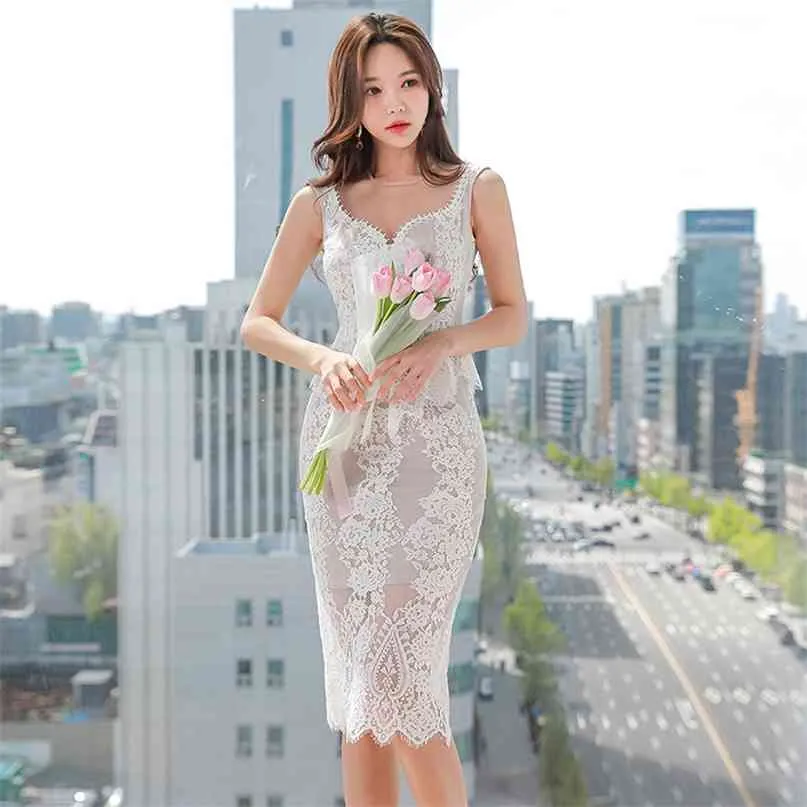 Sexy Full Lace Dress White V-neck Sleeveless Summer Bodycon Women Clothes Slim Hollow Out Special Occasions Party es 210603