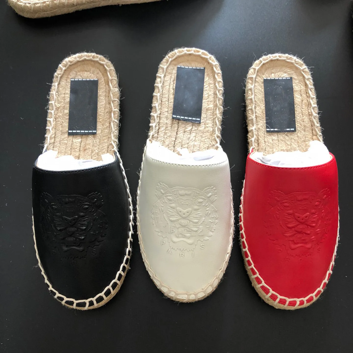 2024 Espadrilles en cuir elastique Tiger Panthons de createurs pour femmes pour hommes sandales de plate forme avec cuir souple usure de plage