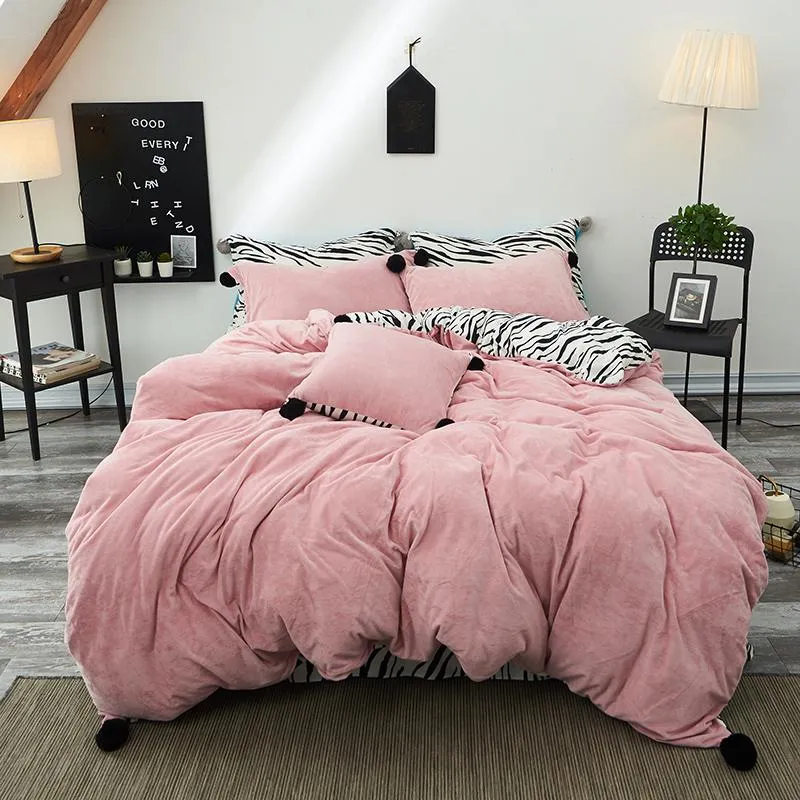 Conjuntos de cama Rosa Amarelo Azul Impressão Fleece Tecido Princesa Set Flannel Duvet Capa Preto Branco Zebra Padrão Pano de Frolas Cama