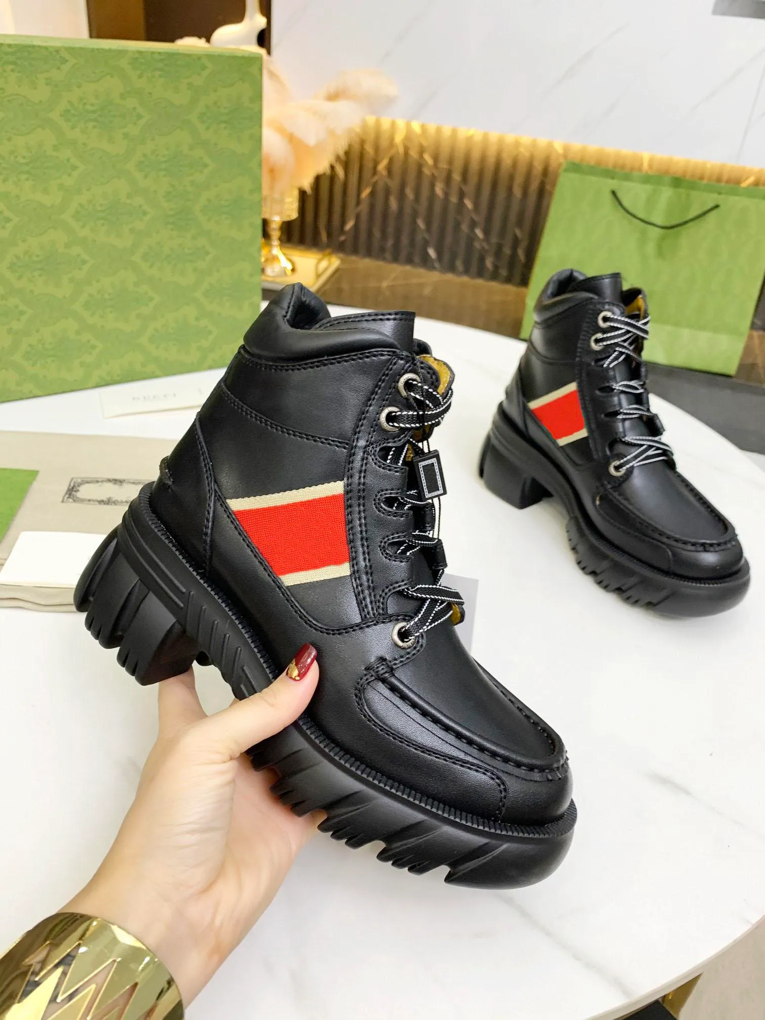 Women ankle boot with Interlocking new Luxurious designer Warm and stylish shoes size 35-40