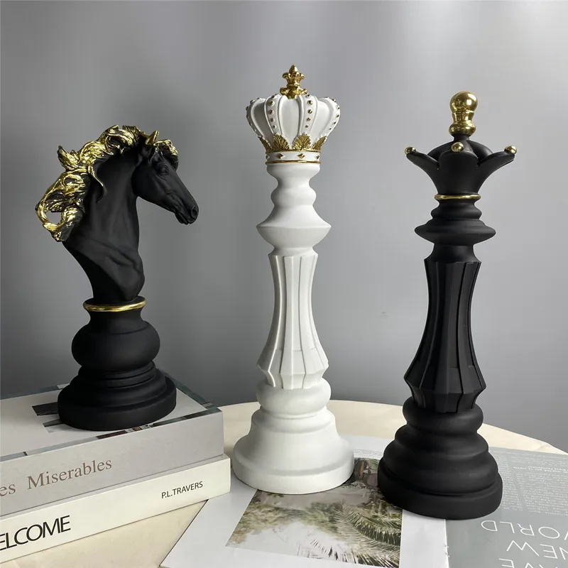 Pezzi degli scacchi in resina Accessori per giochi da tavolo Figurine di scacchi internazionali Decorazioni per la casa retrò Ornamenti di scacchi moderni semplici 220211