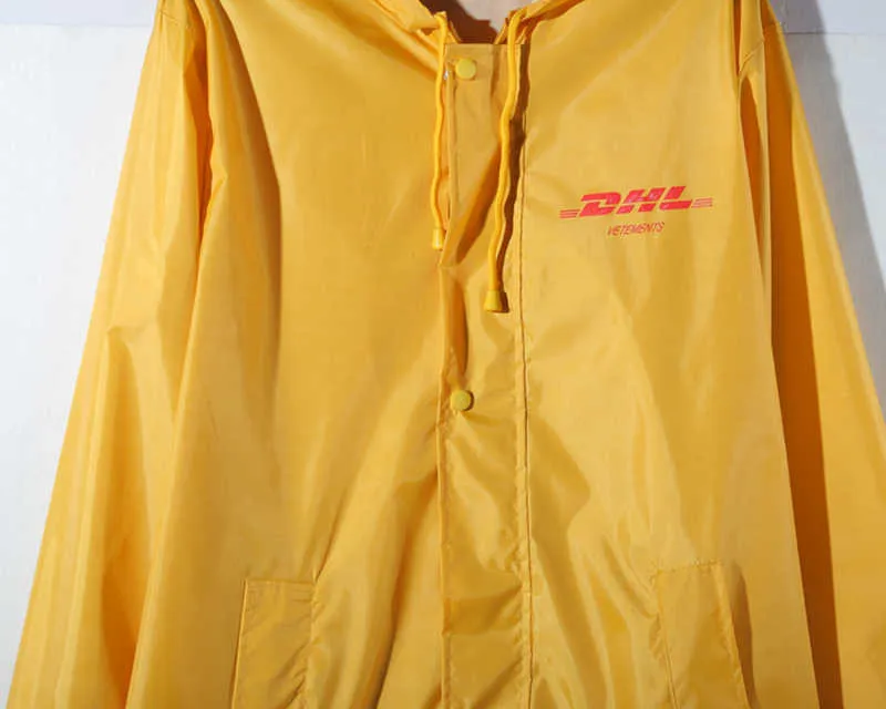 Vetements on sale dhl raincoat