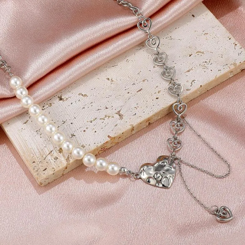 Pendant Necklaces Imitation Pearl Clavicle Chain Necklace For Women Unique Irregular Hollow Love Heart Collier Party Jewelry Gift