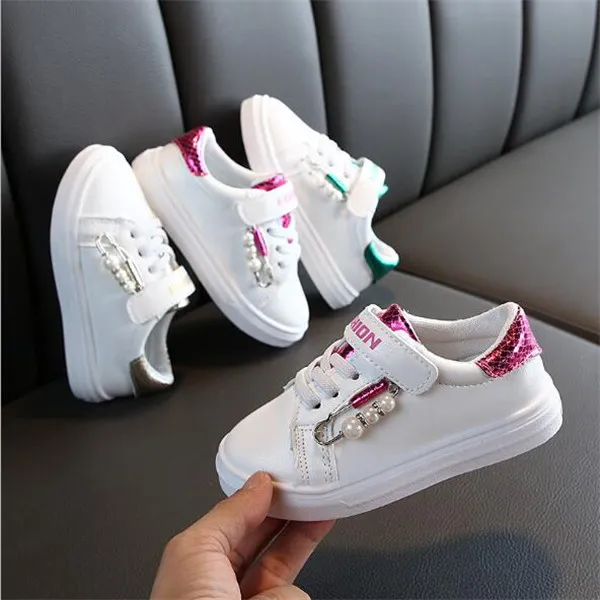 Barnskor 2022 Vår och Höst Nya Barn Sneakers Mode Mjuk Bottom Non-Slip White Pearl Girls Casual Shoe