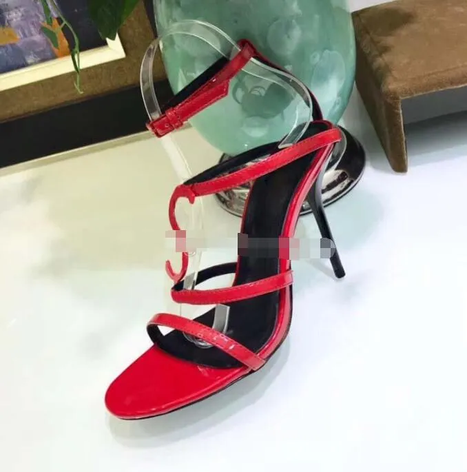 Custom Made Super Quality Suède Inside Luxe Designer Vrouw Sandaal Metalen Strip Zwart Patent Leder Thrill Hak Pumps Dames Tribute Lederen Sandalen 35-43