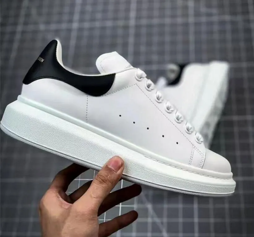 مصمم أحذية للرجال والنساء أزياء منصة أحذية رياضية 3m عاكس ثلاثي أسود أبيض جلد سويدي رجل حذاء كاجوال مسطح مقاس 36-44