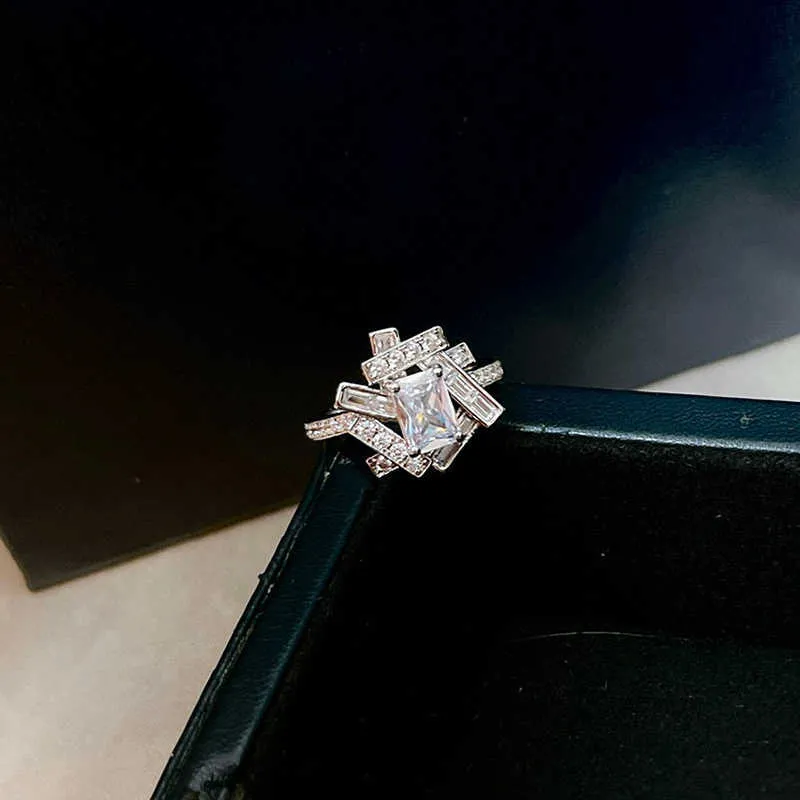 2022 الفاخرة ماركة نقية 925 فضة مجوهرات هندسية الماس مكعب كريستال حلقات الزفاف أعلى جودة تصميم جيد حزب