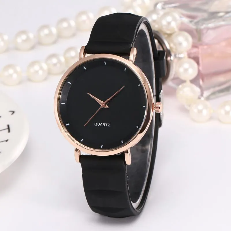 Montres-bracelets 2023 Arrivent des montres pour femmes Montre à quartz de style minimaliste avec bracelet en cuir Reloj De Mujer