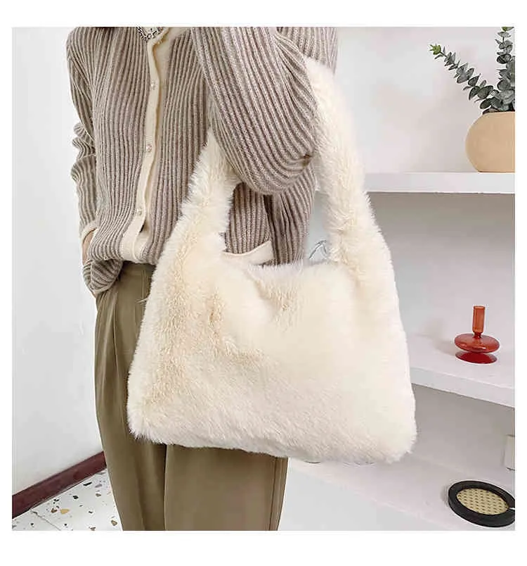 2021 New Fashion Trend Women Shoulder Retro Plush Handväska Tote Bag Vintage Lady Faux Fur Bag