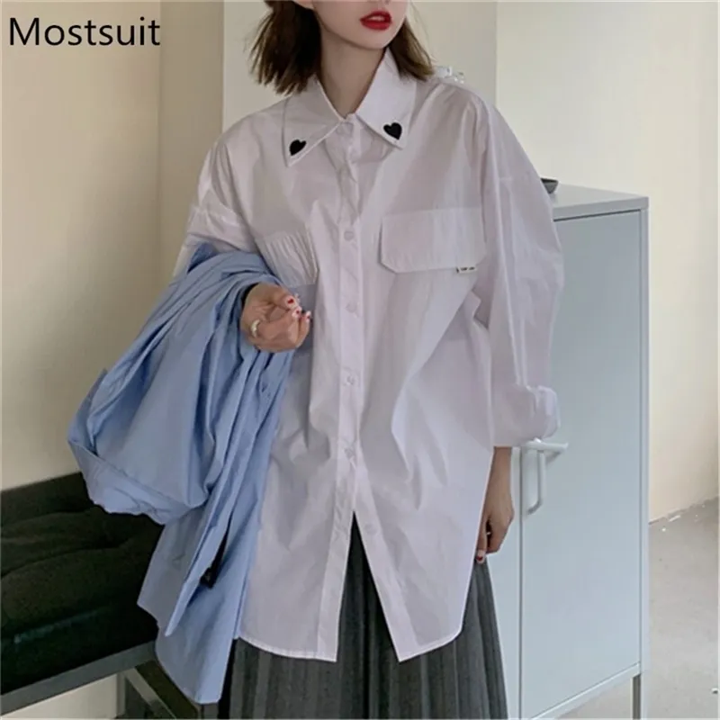 Casual losse mode vrouwen shirt volledige mouw single-breasted hart geborduurde tops Stijlvolle zakken Oversized dames Blusas 210513