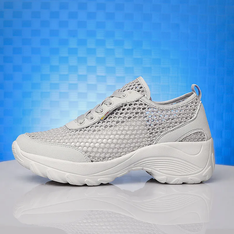 2021 Chaussures de course de créateurs pour femmes Blanc Gris Violet Rose Noir Mode Hommes Baskets de haute qualité Sports de plein air Taille 35-42