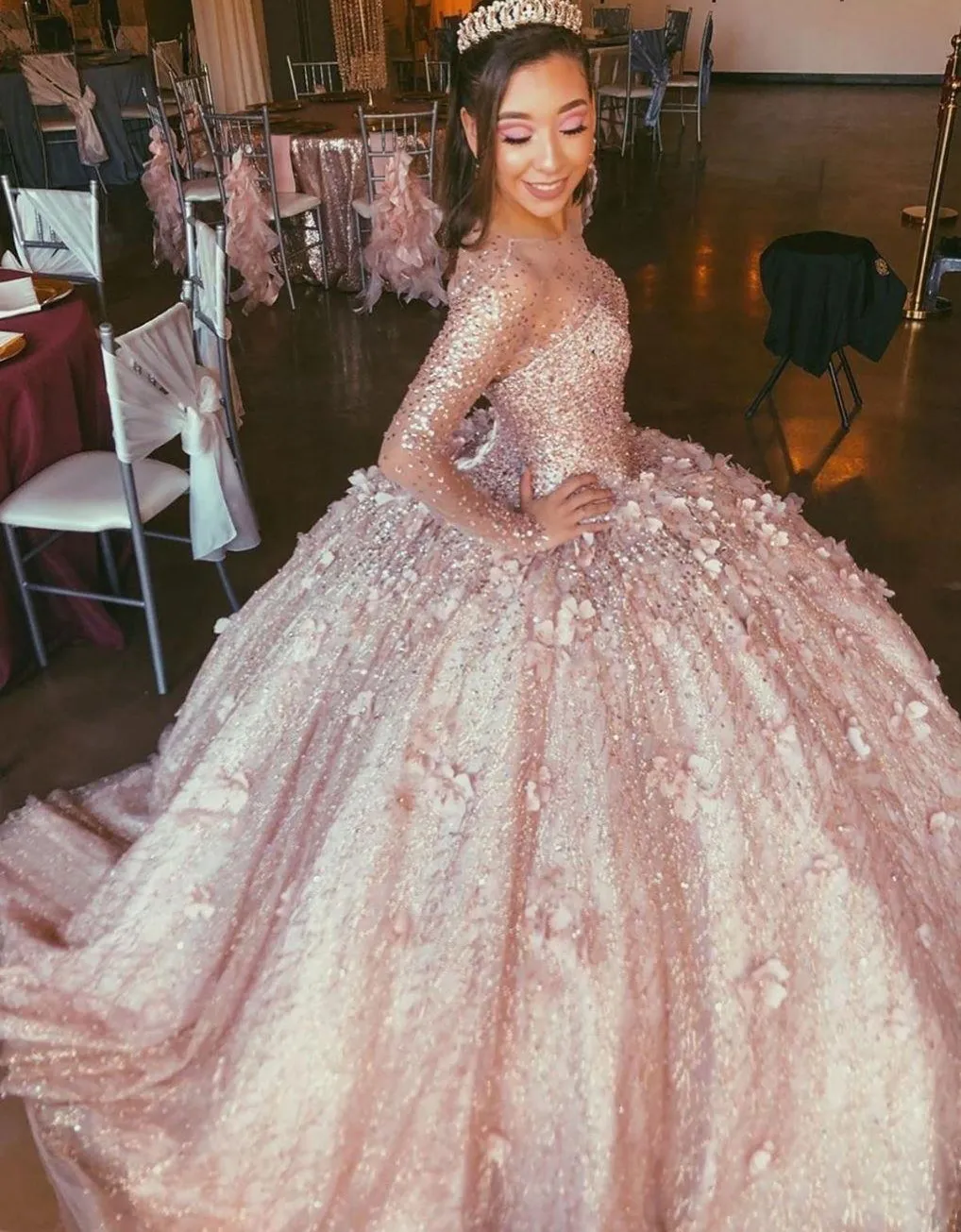 PEADER ROSE Gold Pailletten Quinceanera Kleider Langärmel 2022 Schaufel Ausschnitt Abschlussbusch