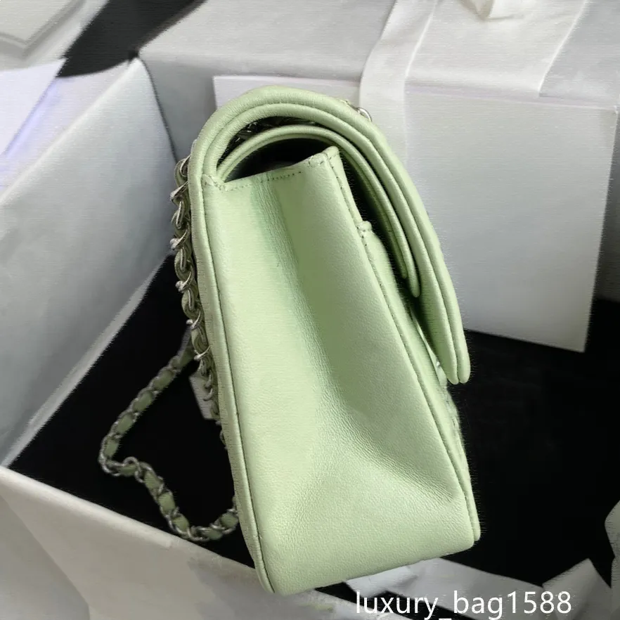 Väskor lyxiga kvinnors handväska klaff modedesign axel äkta läder plånbok koppling korskropp quiltad handväska för lady 4555