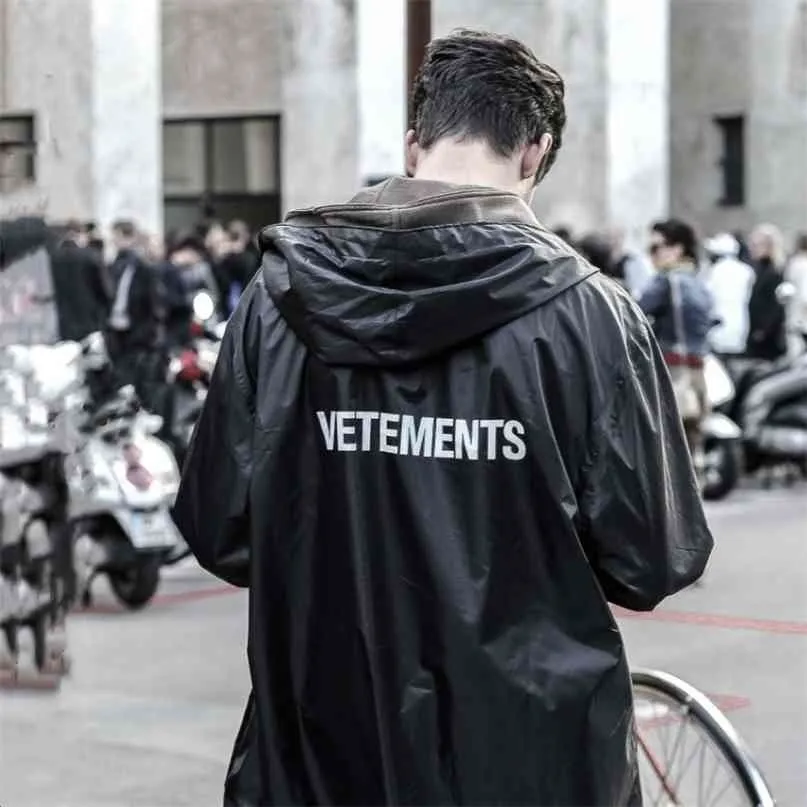 Mannen Draagbare Loog Vetements Windbreaker Zwarte Trench Bovenkleding Waterdichte zonnebrandcrème Hooded Rainjas 210819