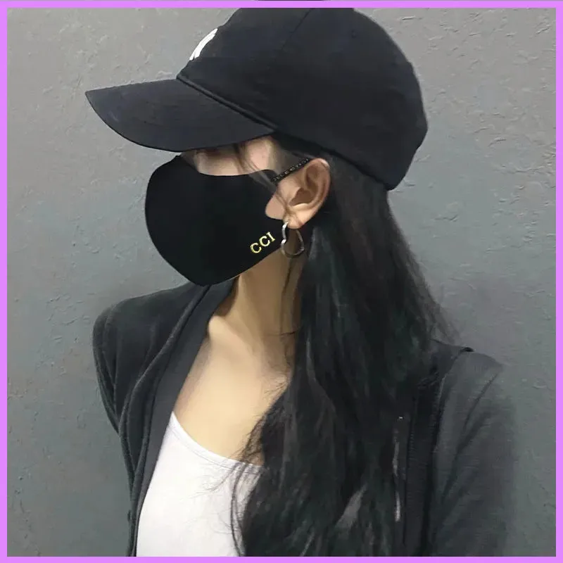 Hurtownia luksusowa projektant Soild Mask Womens Mens Street Fashion Desher Proof Suncreen Maski Umyj regulowaną zimę literami