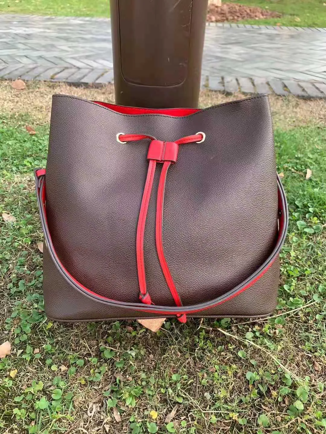 새로운 고품질 디자이너 여성 PU 가죽 패션 가방 크로스 바디 순수한 컬러 핸드백 어깨 메신저 가방 무료 배달