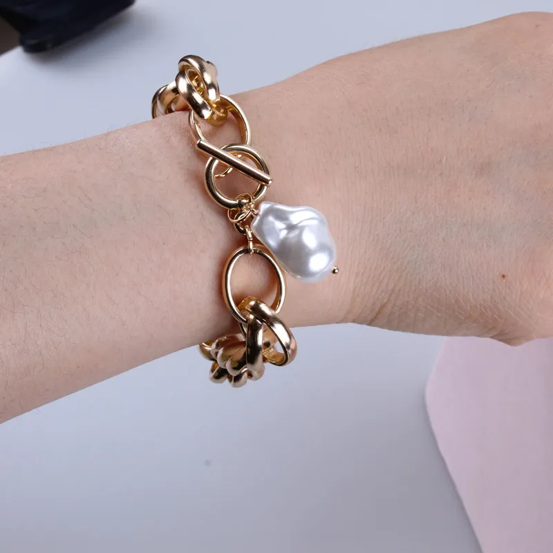 Guldfärg barock oregelbundna pärla armband bangle femme tjejer växla lås tjock lås kedjor armband för kvinnor smycken