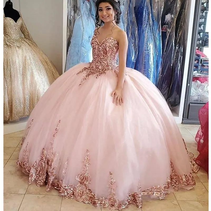 فساتين Quinceanera الوردية 2021 مع ترتر ذهبي وردي لامع مع خط رقبة على شكل قلب مصنوع حسب الطلب للأميرة الجميلة 16 ثوب حفلة رسمي ملابس vestidos