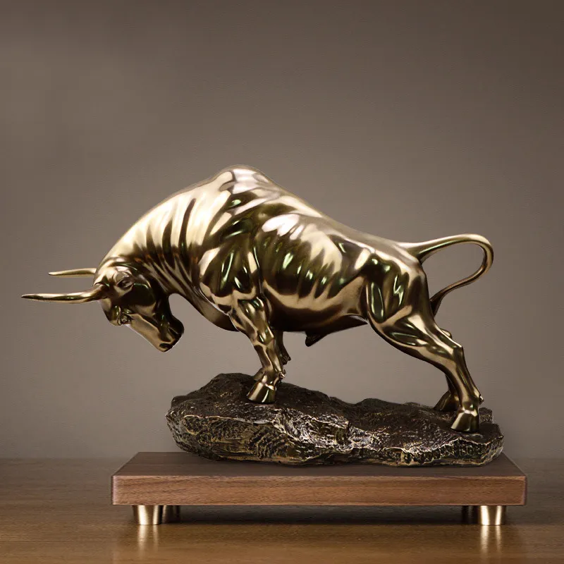 Ny Golden Wall Bull Figurine Street Sculptu Cold Cast Coppermarket Hem Dekoration Gåva till Office Decoration Craft Ornament