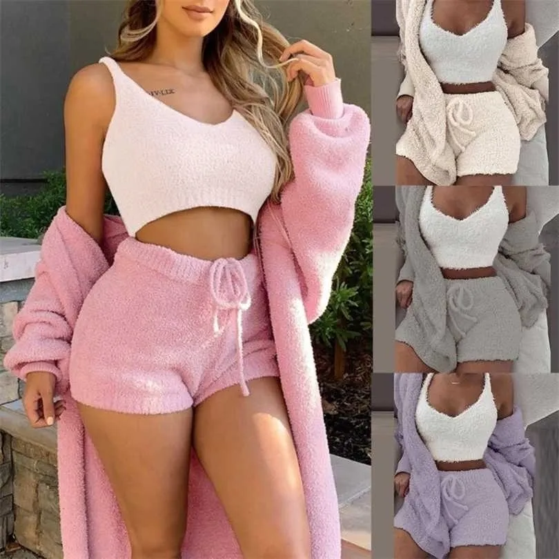 3 stks / set Winter Sexy Vrouwen Home Draag Pak Casual Pyjama Set Lady Vrouwelijke Zachte Warme Lange Mouw Exposed Navel Vest Shorts 211215