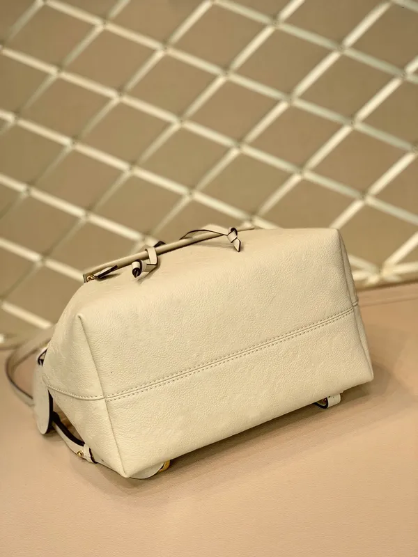 2021 fashion M45397 Montsouris BACKPACK WOMEN luxurys designers bags leather Handbag messenger crossbody bag shoulder bags Totes purse BEST