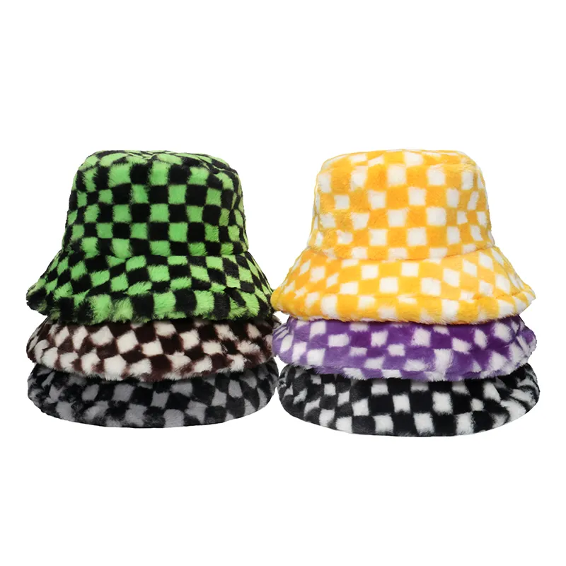 Nuevas gorras de invierno de piel sintética, sombreros de pescador a cuadros a cuadros verdes y negros para mujeres y hombres, gorros cálidos de terciopelo de felpa con estampado de vaca de piel sintética para hombres 2021, sombreros de pescador, gorra de vacaciones, sombreros de cubo