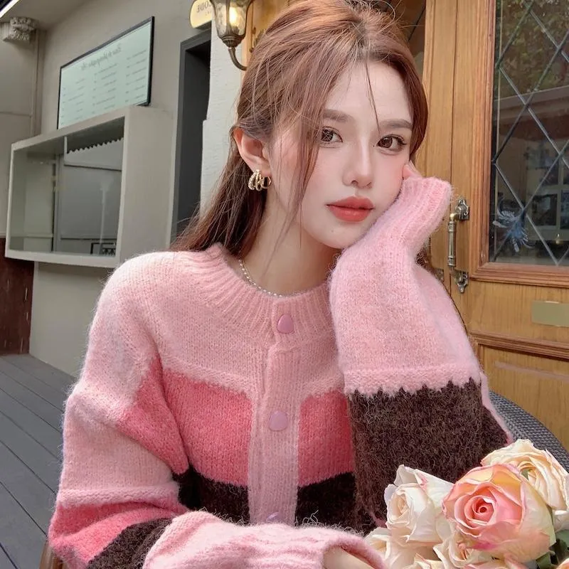 Damskie dzianiny koszulki koreański styl o kolorze szyi kontrast różowy dzianinowy bluzki kobiety słodkie eleganckie vintage sweter jesienny zima 2022 przycięty samochód
