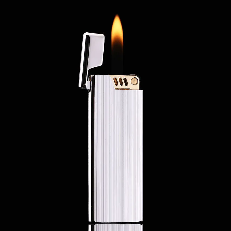 Metal Ultra Thin Original Zorro Butane Gas Lighter Free Fire Windproof Retro Sliphjul Uppblåsbar Flint Cigarettändare Rökningstillbehör (ingen låda)