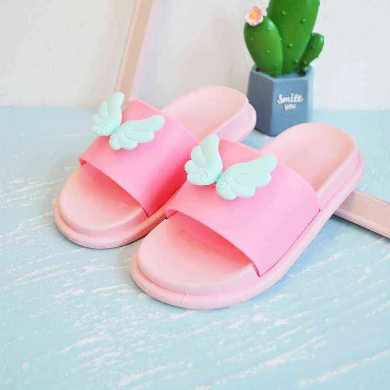 2021 sommar nya barn sandaler söta tecknade små vingar barn tofflor i stock casual mjuka sulor flickor skor ynn j220716