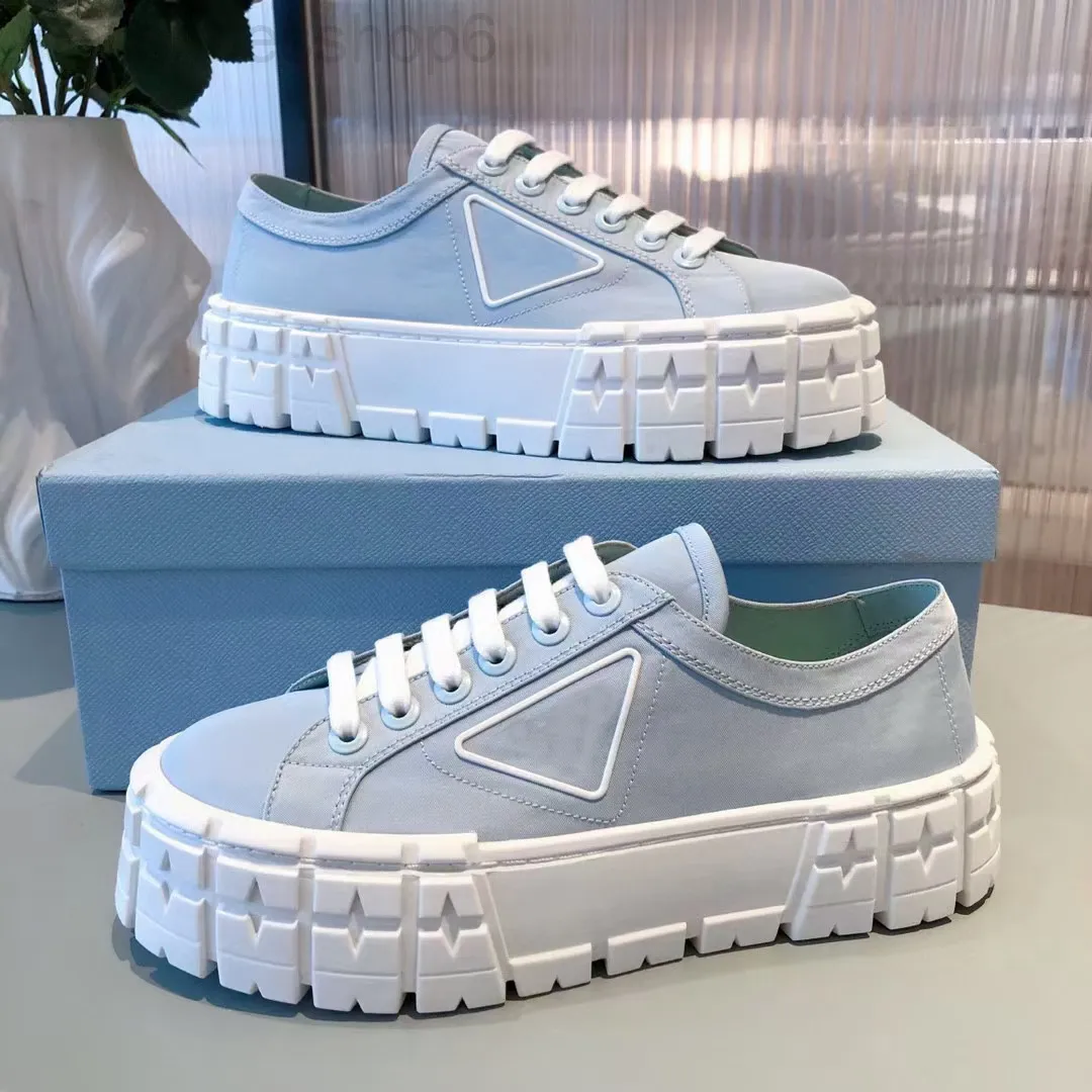 2022 Designer-Schuhe Damen Nylon Freizeitschuhe Gabardine Klassische Canvas Sneakers Lady Stylist Trainer Mode Plateauschuh