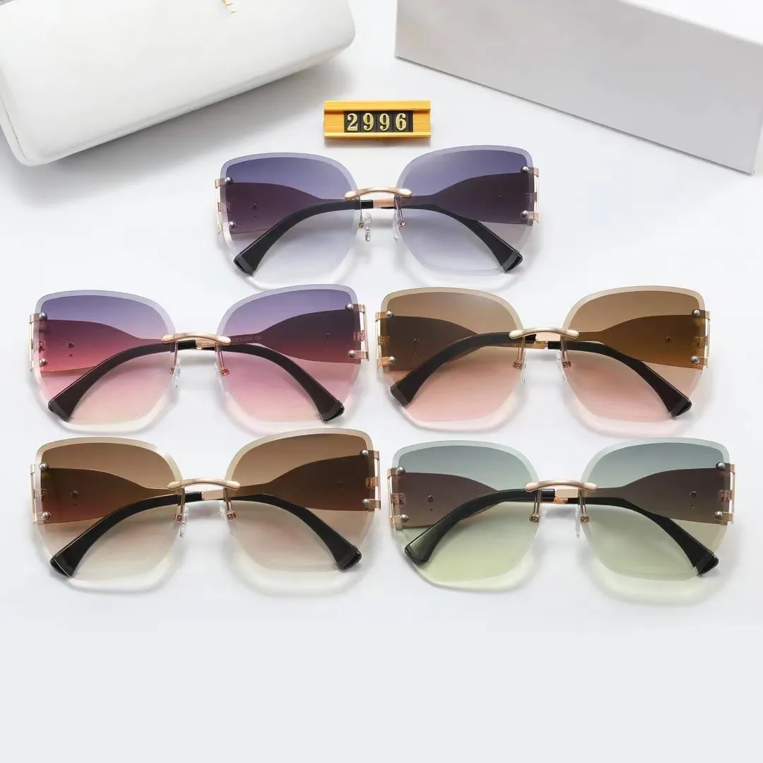 Luxury Desinger Suqare Sunglasses Women Fashion Fashion Vintage Sun Glasses Brand Shades For Dames Rectangle E EOBLES GAFAS DE Sol Gift RR