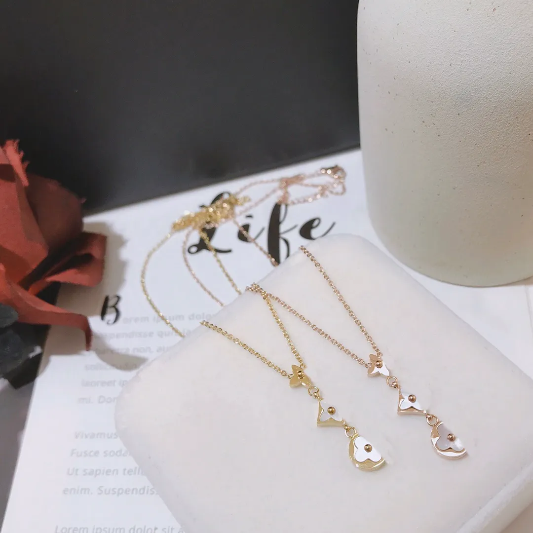 Ciondoli in oro alla moda Collana di gioielli da donna Girocollo Catena di dichiarazione di fiori placcati in rosa X163 Lettera di design in acciaio inossidabile