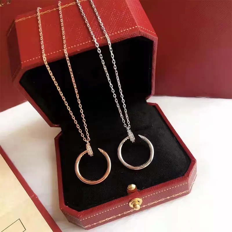 Brand Classic Designer Nail Necklace Fashion Crystal Pendant Necklace For Women High Quality rostfritt stålhalsband smycken gåvor