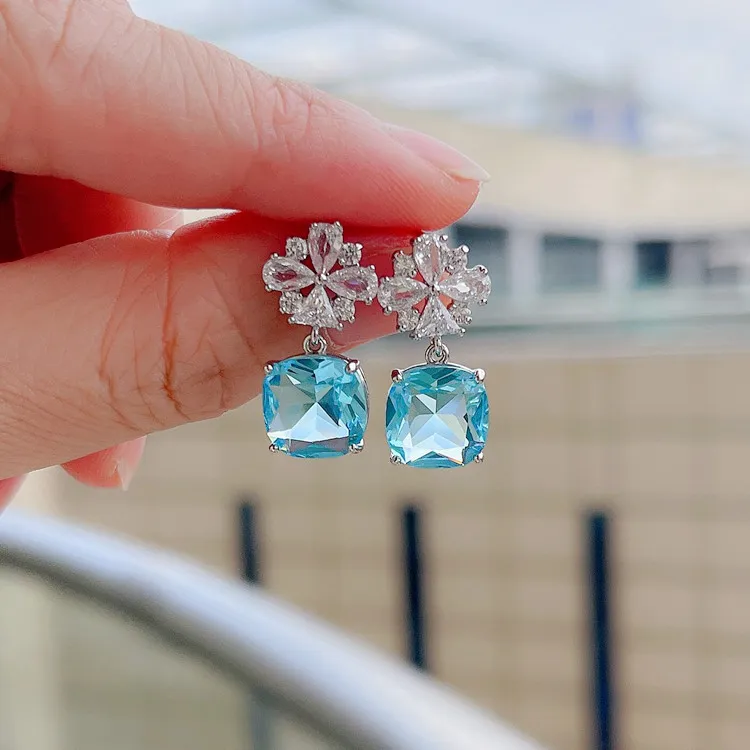 Boucles d'oreilles Sea Blue Boucles d'oreilles nouvelle tendance des femmes en été Dangle Chandelier Diamond t luxe Designer Jewelry Bangle montres Femmes Mens couple mode Wedding Party