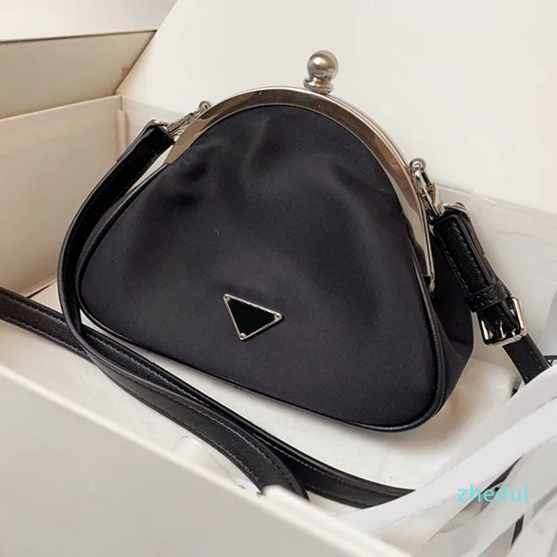 Cloud Handbag Crossbody Bag Waterproof Nylon Shoulder Bags Cosmetic Makeup Bag Evening Clutch Avtagbar justerbar bandgroda