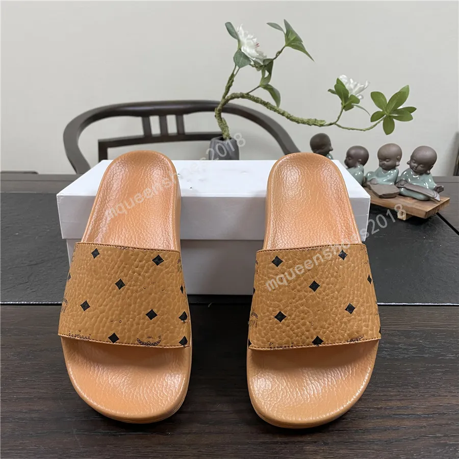 Munich Fashion Women Slippers Rhinestone Black Sandals Ladies Wedding Sexy Leather Slipper Trendy Rivet Stud Slides Mens Casual Flat Spikes Party Shoes With Box