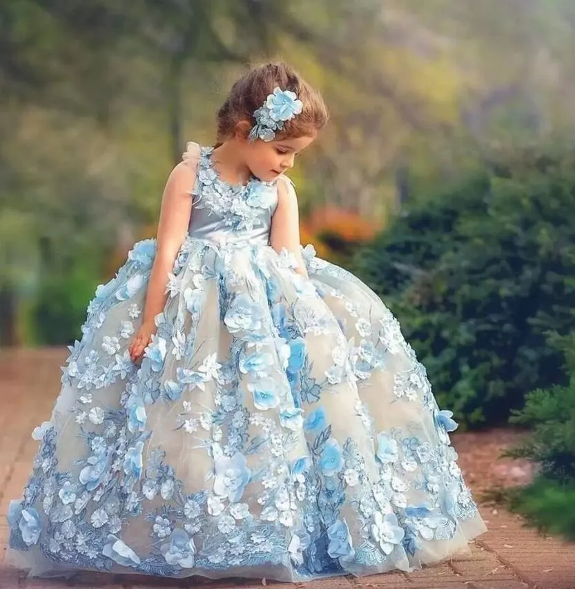 2022 Pretty Ball Gown Princess Flower Girl Dresses For Wedding 3D Floral Appliced ​​Toddler Pageant Glowns Golvlängd Plffy Tulle Kids Prom Dres B0601G26