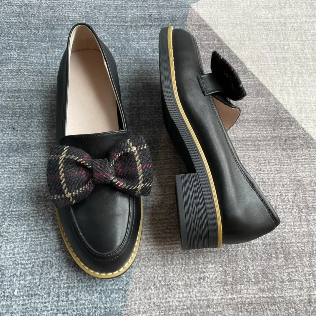 Japanese college style bow leather thick heel shoes women`s  style 35-40