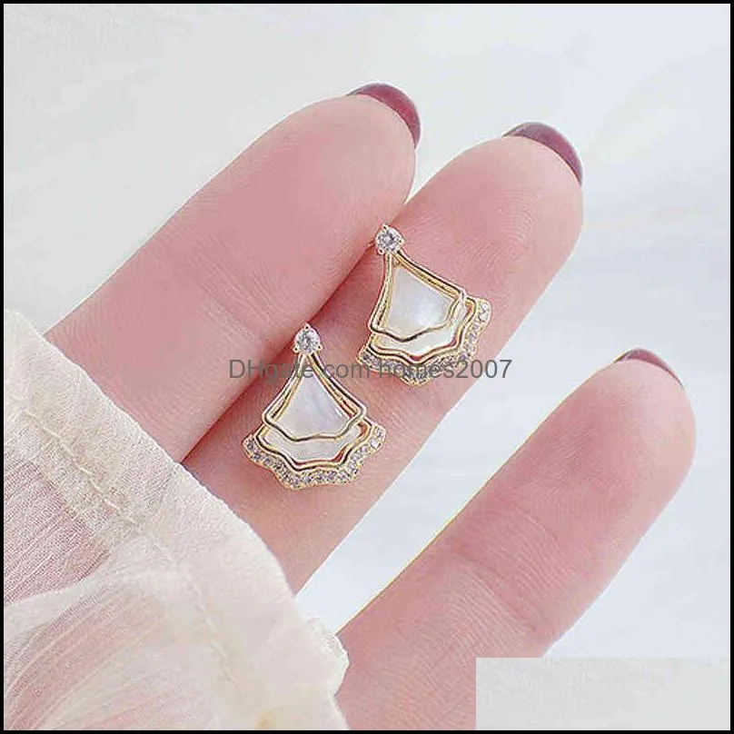 Earrings Charm Simple Geometric Tiny Shell Earring for Women Aaa Cubic Zirconia Cute Lovely Stud Daily Bijoux Birthday Gift Accessorie