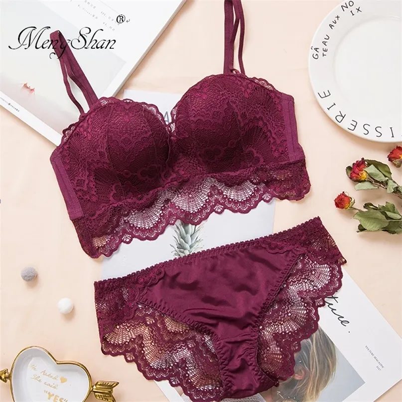 Comfortable Gathering Sexy Underwear Suit push up bra Ring-free lace edge massage palm cup bra+set lingerie femme 75C 80C 85C 220513