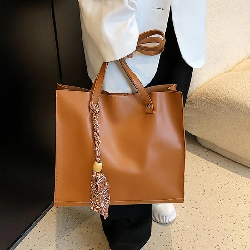 Bolsas de noite bolsas de couro para mulheres 2022 Moda Luxo de luxo de grande capacidade Compras de ombro Tote vintage simples escritório lady hand sagsevening