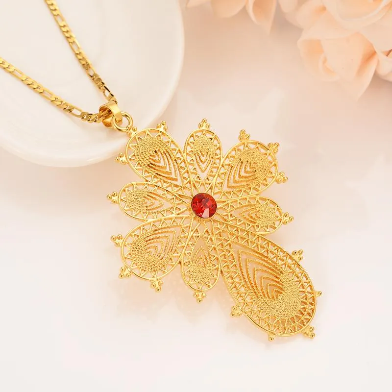 Pendant Necklaces Gold Hollow Carving Set With Diamond Red Personality Necklace Sweater Lady Wedding/girl Jewelry Gift